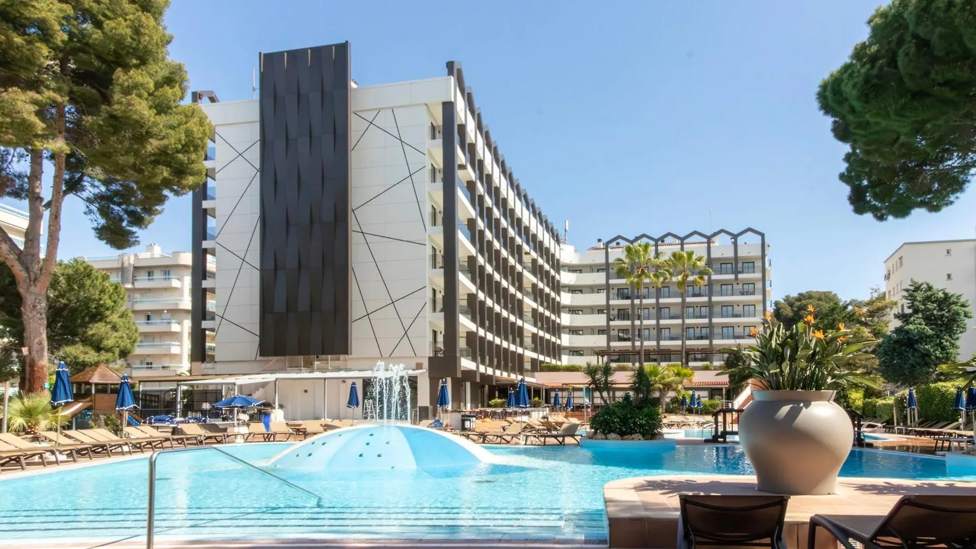 Golden Avenida Family Suites 4* 살루 호텔