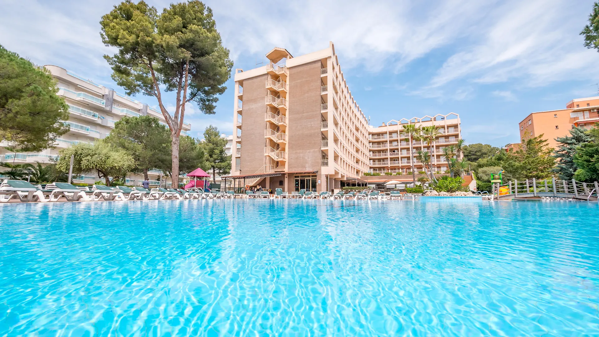 Golden Avenida Family Suites 4* Salou Hotel