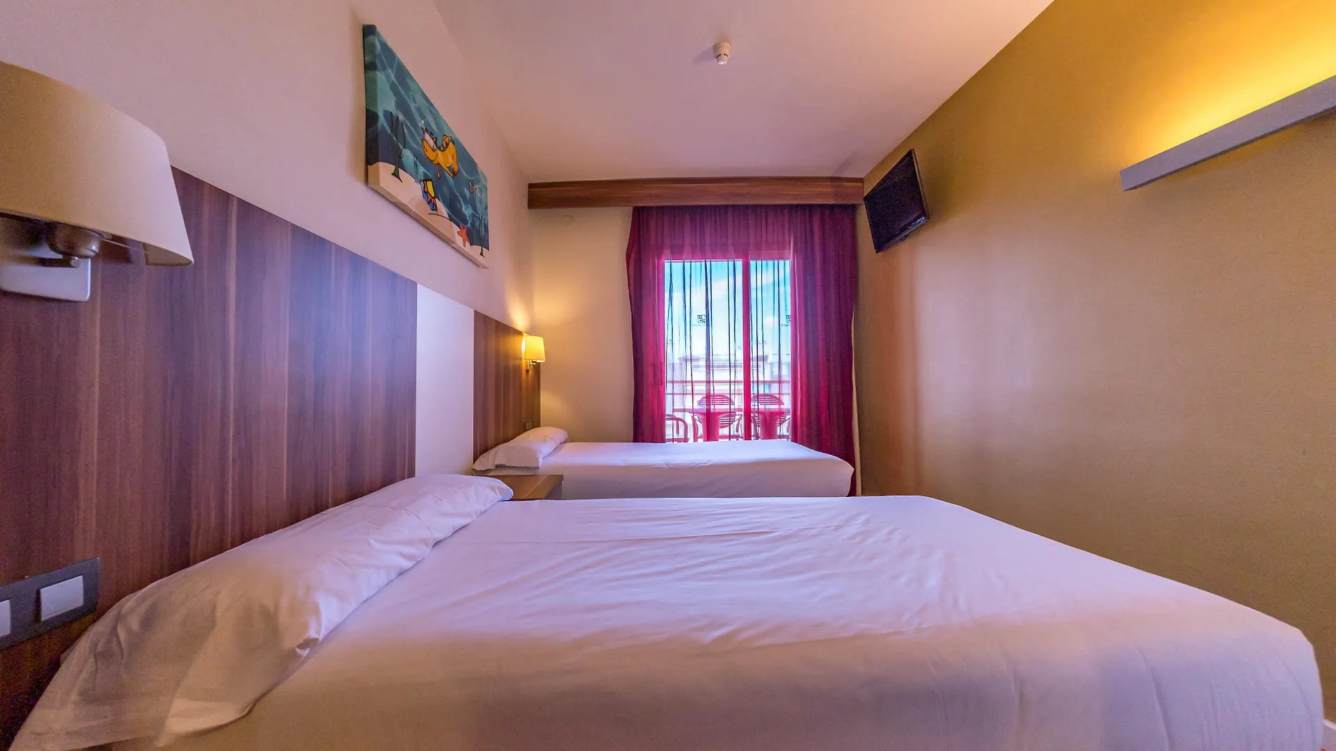 **** Hotel Golden Avenida Family Suites 4* Salou Spain