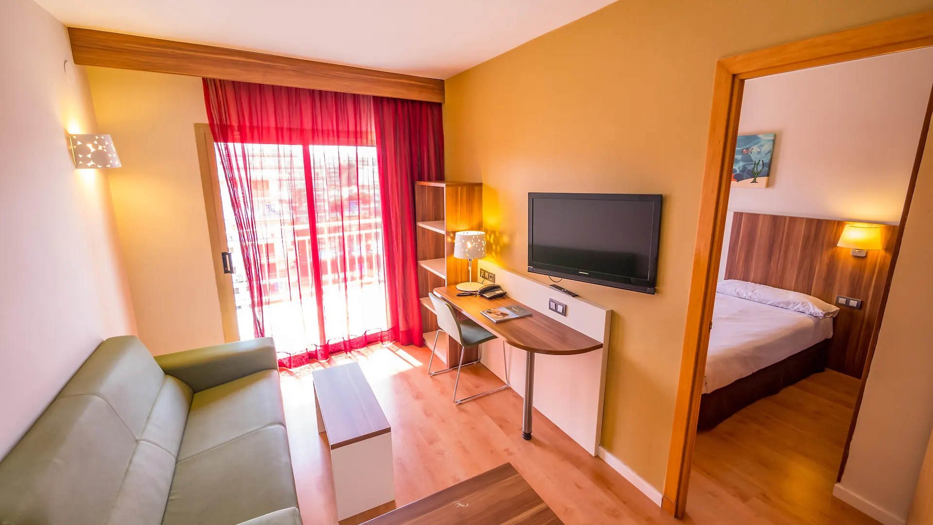 Golden Avenida Family Suites 4* Salou Spain