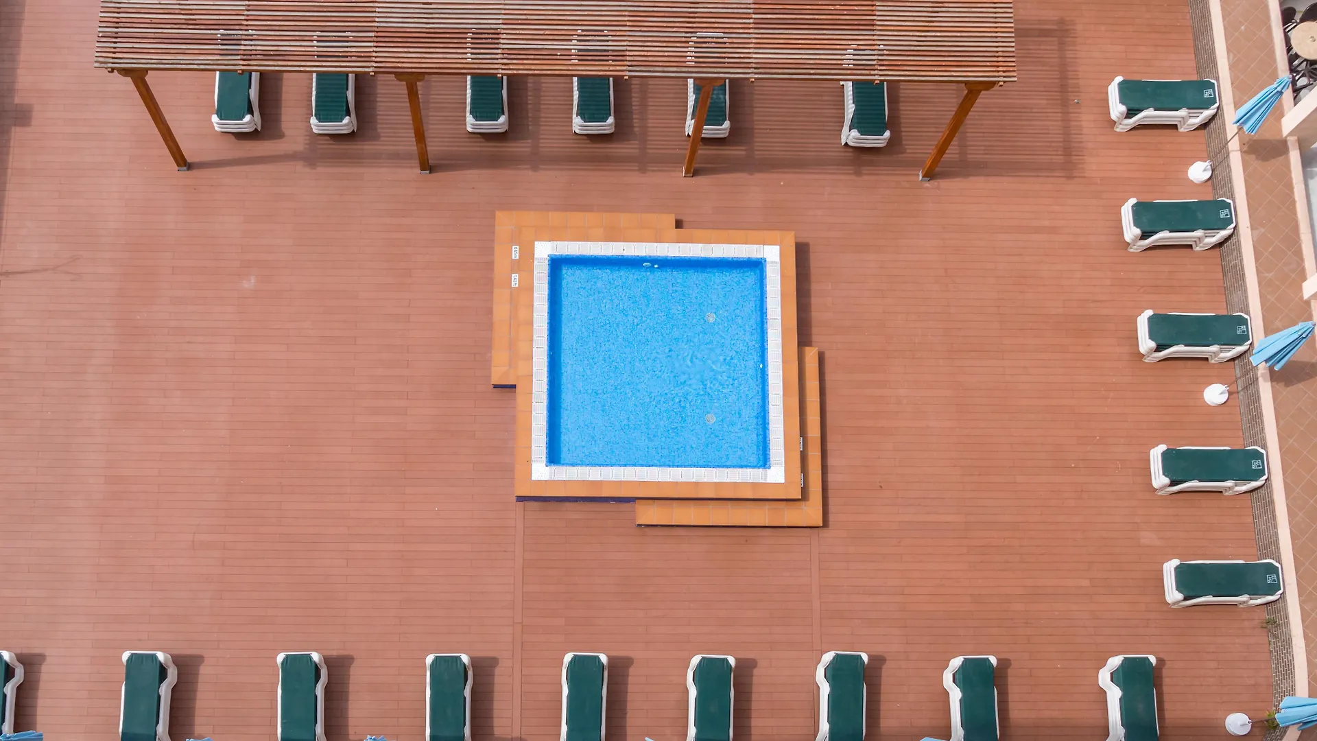 Hotel Golden Avenida Family Suites 4* Salou