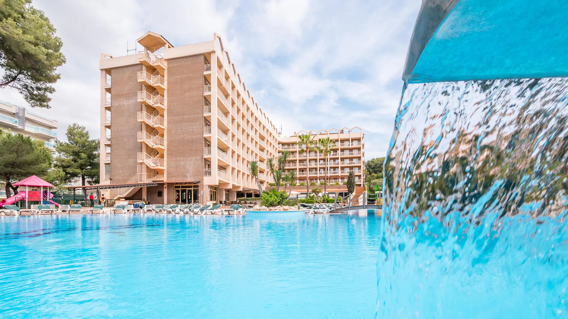 Golden Avenida Family Suites 4* Salou Hotel