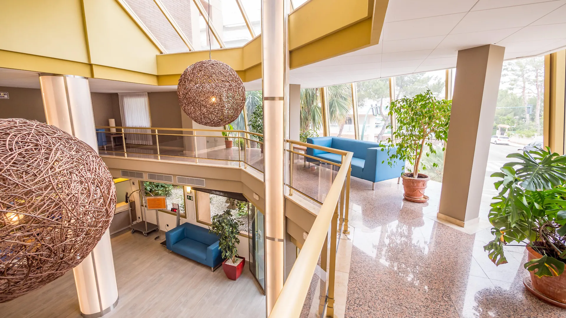 Golden Avenida Family Suites 4* Salou