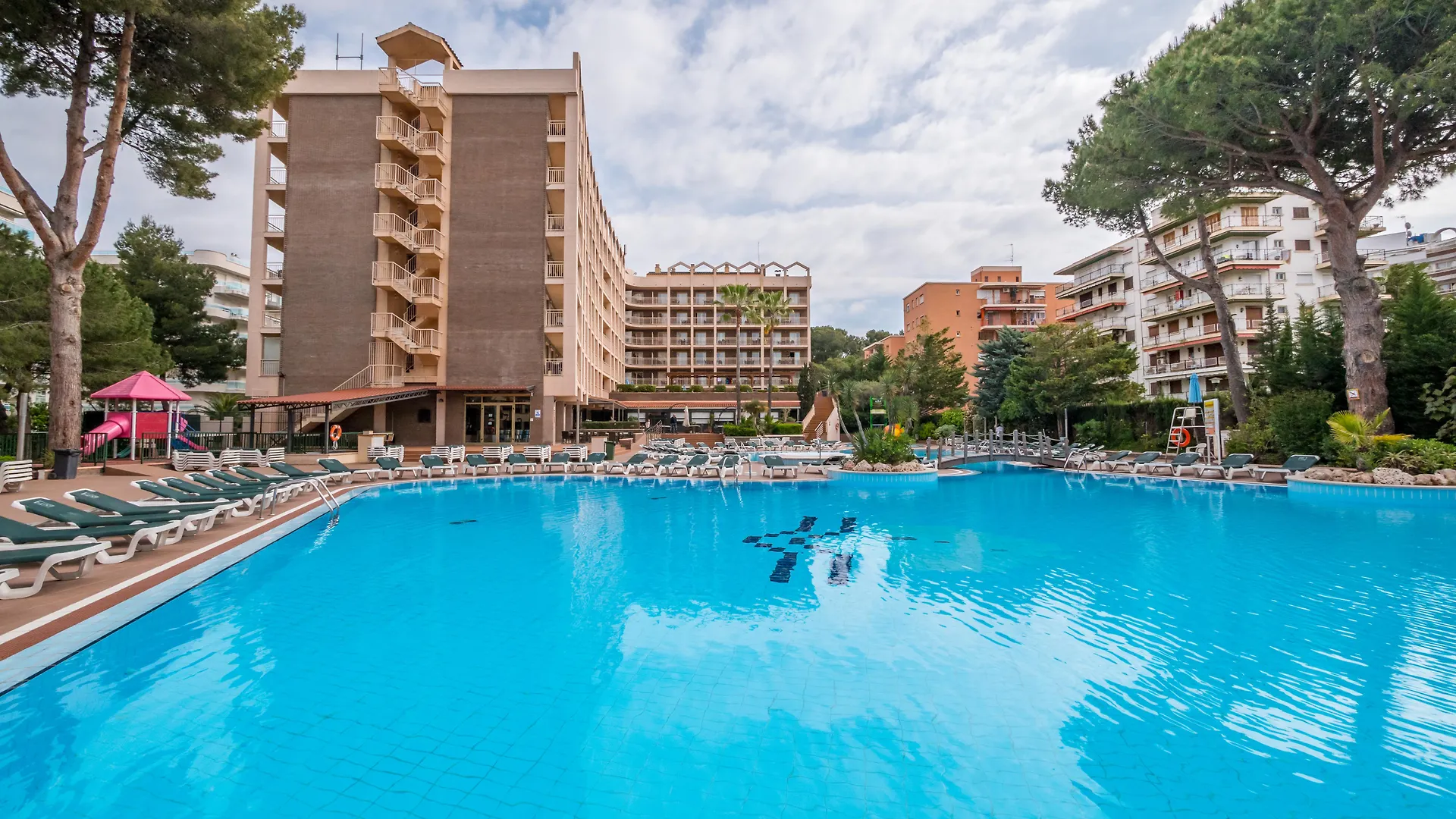 Golden Avenida Family Suites 4* Salou 4*,