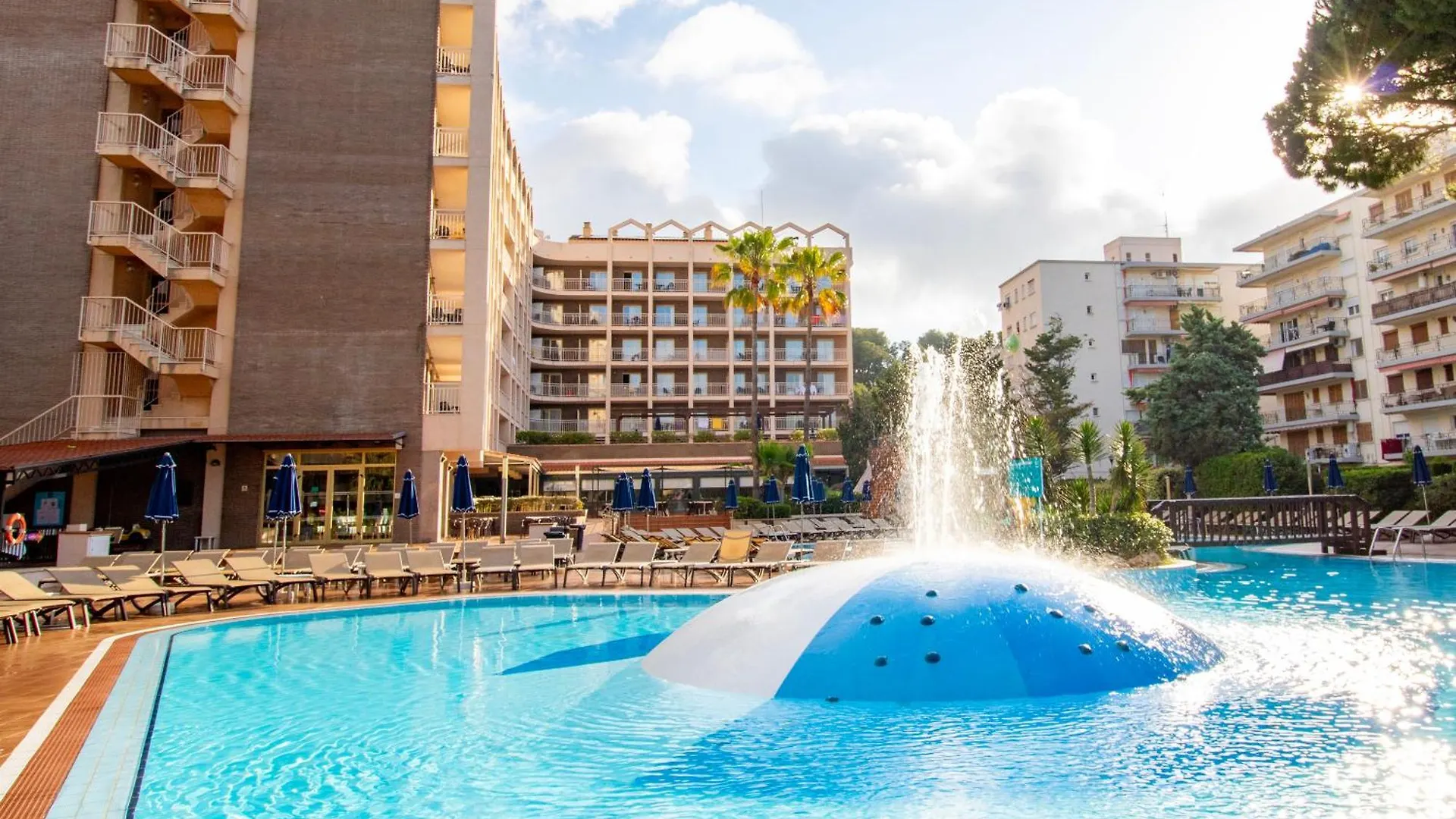 Golden Avenida Family Suites 4* Salou
