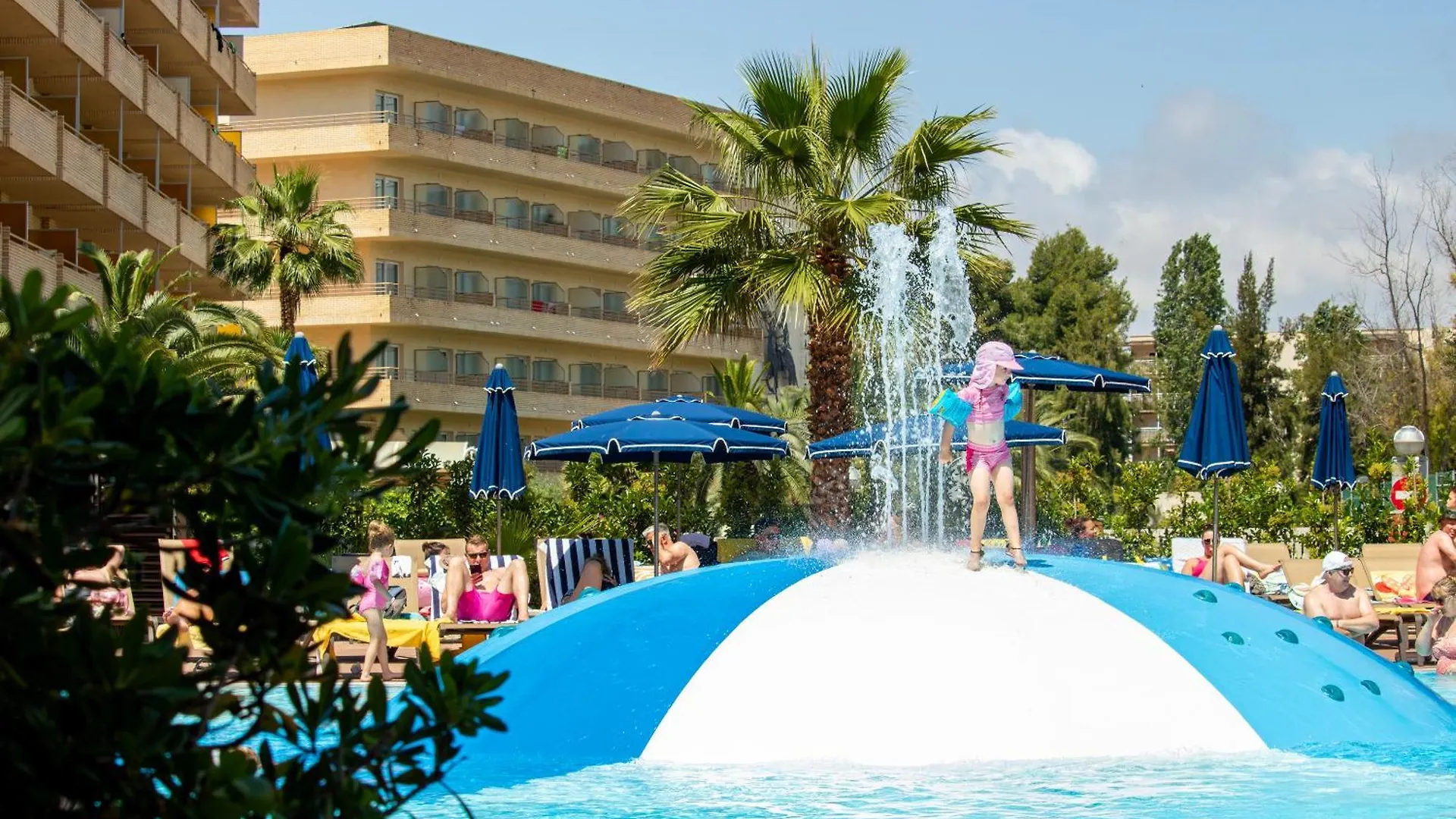 Golden Avenida Family Suites 4* Salou Hotel
