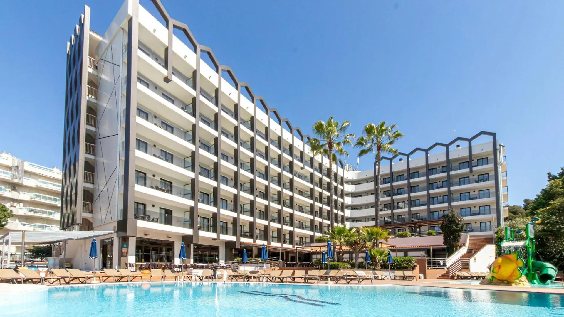 Golden Avenida Family Suites 4* Salou Spain