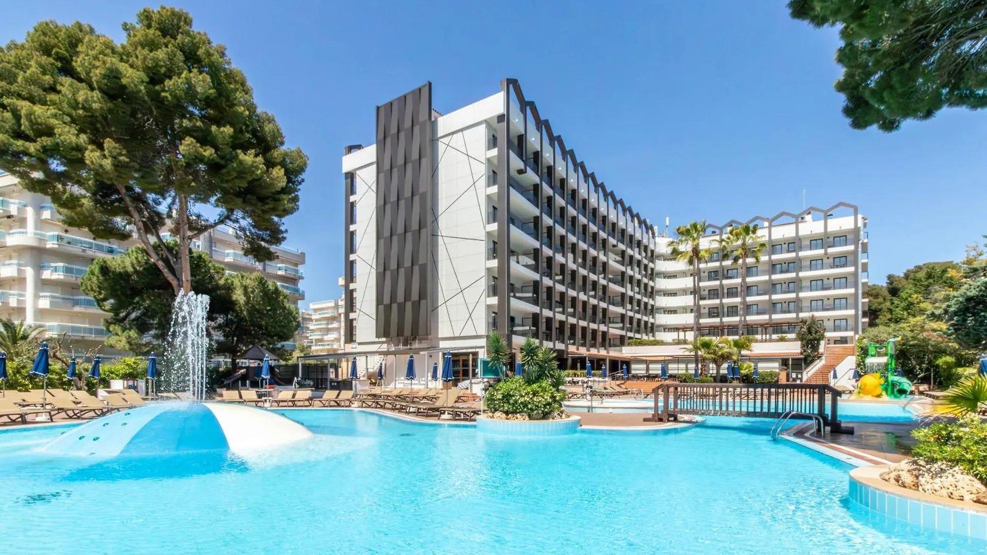 Golden Avenida Family Suites 4* Salou